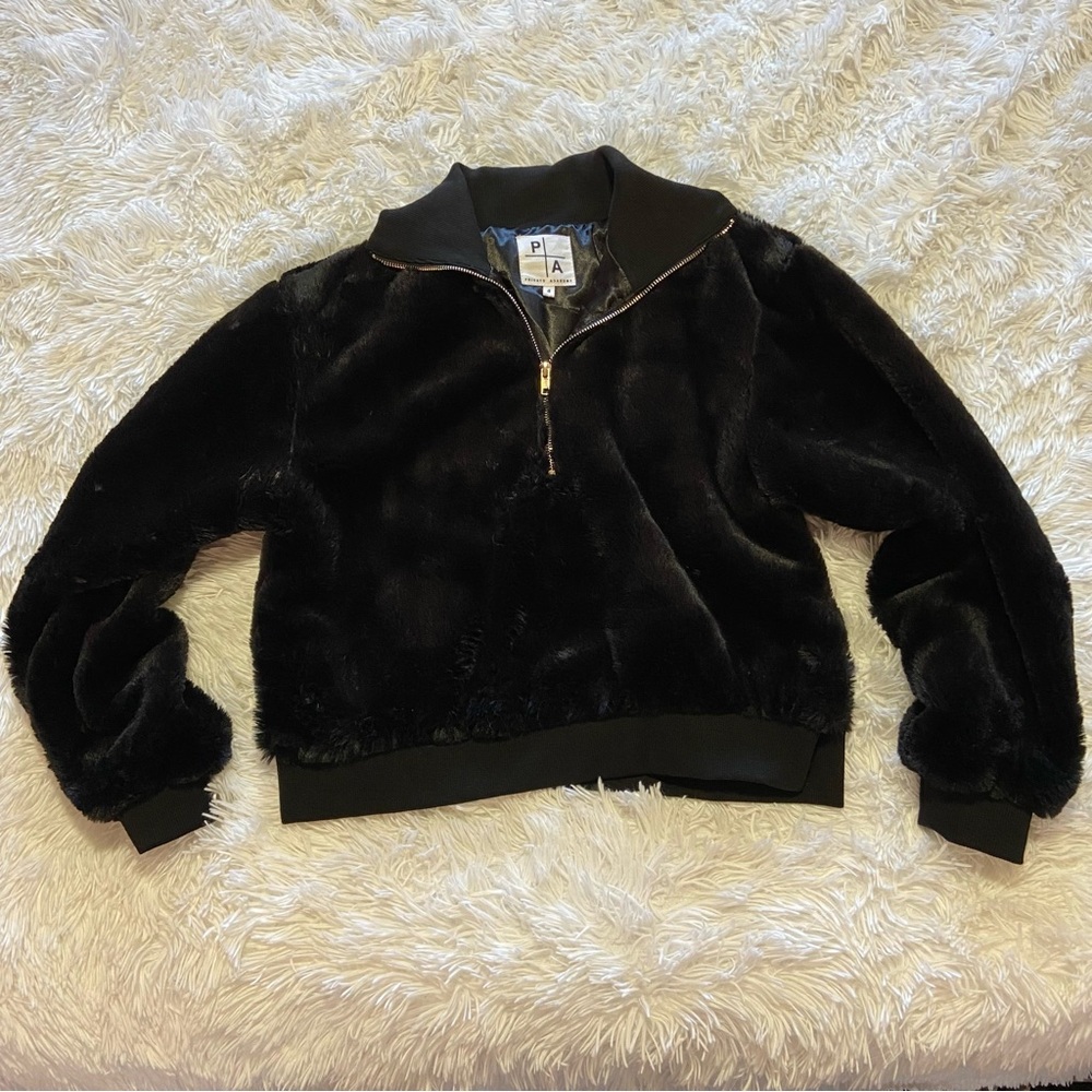 Private Academy Black Faux Fur Cropped Sweater Size Small Soft Glam Cozy Top